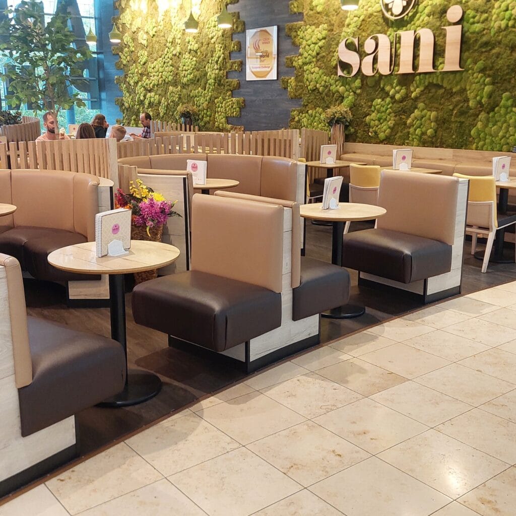 Čalounění prostoru cukrárny sani